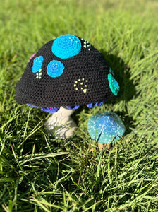 black mushroom bucket hat