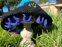Load image into Gallery viewer, ruffle crochet bucket hat
