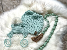 Load image into Gallery viewer, Icee Blue Mommy and Matching Dog Beanie Hat Set - FancyBull Creations